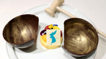 La carte de la Corée réunifiée figurant sur ce dessert fait apparaître des îlots disputés.