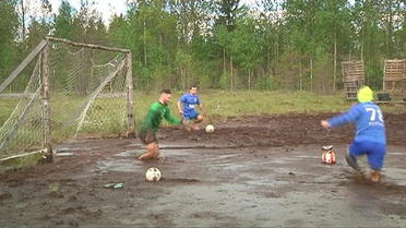 Du football dans la boue en Russie