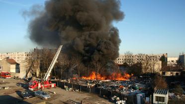 Incendie dans un camp de roms le 7 février 2011 à Bobigny [Pascal Raymond / AFP/Archives]
