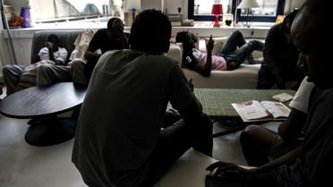 Des migrants dans un centre de Médecins sans Frontières pour mineurs sans famille, le 3 juillet 2018 à Pantin, à la périphérie de Paris [Christophe ARCHAMBAULT / AFP/Archives]