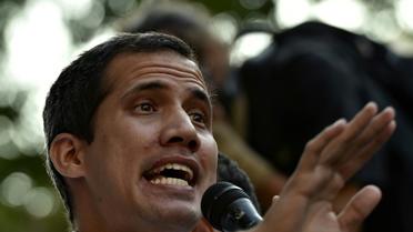 Le chef de file de l'opposition Juan Guaido s'adresse à ses partisans lors d'un rassemblement à San Bernardino, dans la banlieue de Caracas, le 1er avril 2019 [YURI CORTEZ / AFP]