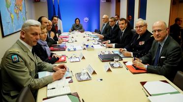 Photo de la réunion d'Emmanuel Macron avec ses principaux conseillers diplomatiques et militaires au PC Jupiter de l'Elysée, le 14 avril 2018 [FRANCOIS GUILLOT / AFP/Archives]