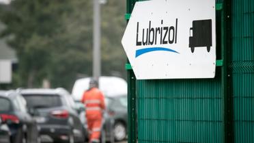 Le panneau indiquant l'usine Lubrizol de Sotteville-lès-Rouen le 24 octobre 2019 [Lou BENOIST / AFP/Archives]
