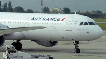 Un avion d'Air France sur le tarmac de l'aéroport Marseill-Provence le 5 octobre 2015 à Marignane [BORIS HORVAT / AFP/Archives]