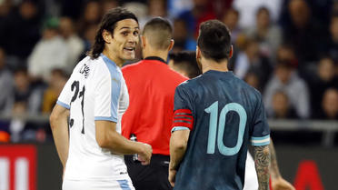 Cavani aurait lancé à Messi : «Viens te battre», ce à quoi Messi lui aurait répondu : «Quand tu veux». 