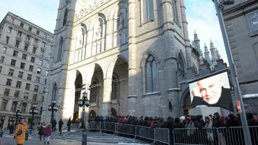 Un public nombreux rend hommage le 21 janvier 2016 à René Angélil, imprésario et mari de Céline Dion, à la basilique de Montréal, à la veille des obsèques [                                     / AFP]