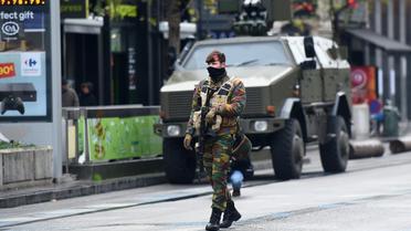 Un soldat belge dans les rues de Bruxelles, le 24 novembre 2015  [EMMANUEL DUNAND / AFP]