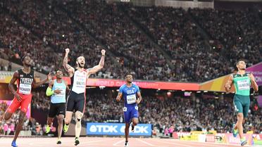 Ramil Guliyev domine le 200 m des Mondiaux de Londres devant le favori Wayde Van Niekerk, le 10 août 2017 [Jewel SAMAD / AFP]