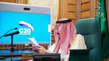 Le roi saoudien Salmane préside une vidéoconférence du G20 depuis Ryad, le 26 mars 2020. [Bandar AL-JALOUD / Saudi Royal Palace/AFP/Archives]