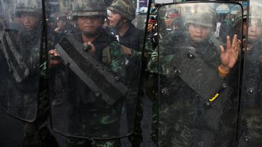 Des soldats déployés dans les rues de Bangkok, le 28 mai 2014 [Nicolas Asfouri / AFP/Archives]