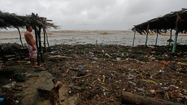 Les dégâts de Nate sur la plage à Masachapa, au Nicaragua, le 5 octobre 2017 [INTI OCON / AFP]