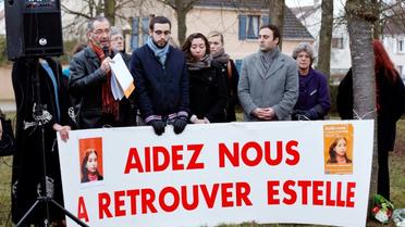 Eric Mouzin (g), père de Estelle Mouzin, lors d'un rassemblement le 11 janvier 2014 à Guermantes (près de Paris) [FRANCOIS GUILLOT / AFP/Archives]
