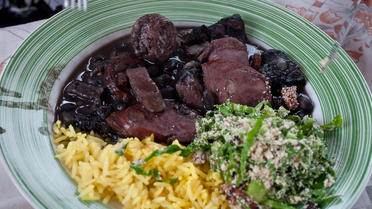 La feijoada, un plat très répandu au Brésil.