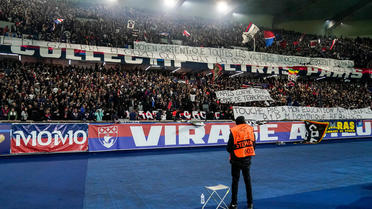Plusieurs banderoles ont été déployées au Parc des Princes lors du match de Ligue des champions entre le PSG et l’AC Milan.