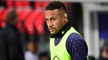 Neymar sera éloigné des terrains au moins dix semaines.