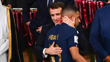 Emmanuel Macron n’a pas tenté de retenir Kylian Mbappé, qui est en fin de contrat avec le PSG en juin prochain.