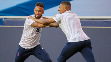 Neymar et Kylian Mbappé sont sous contrat avec le PSG jusqu'en juin 2022.