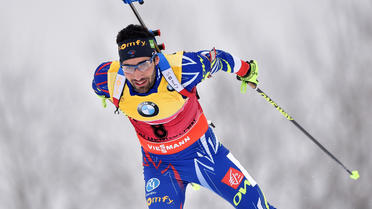 Martin Fourcade a remporté la poursuite pour décrocher sa troisième médaille d'or aux Mondiaux de biathlon à Oslo.