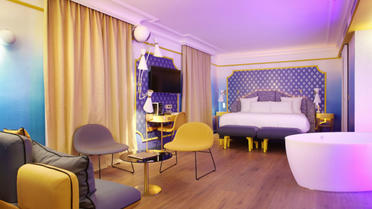 Cette chambre de l'hôtel Idol Blue Sunshine fait partie des lieux sélectionnés par MyRoomIn
