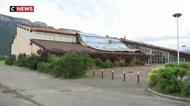Orages à Doussart : le toit d'une salle des fêtes s'effondre