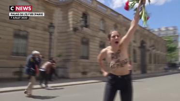 Des Femen dénoncent un « remaniement sexiste » devant l’Elysée 