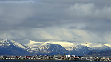 Le festival à Reykjavik comprend notamment un vol aller-retour en jet privé pour cinq personnes et une fiesta dans un glacier. 