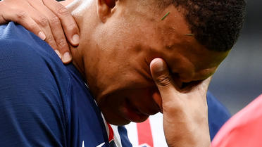 Kylian Mbappé s'est blessé vendredi lors de la finale de la Coupe de France contre Saint-Etienne. 