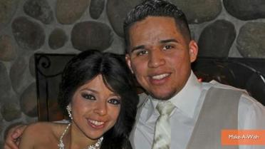 Leslie Rivera et son mari Daniel célébrant leur mariage grâce à la fondation "Make a Wish" ("Fais un vœu")