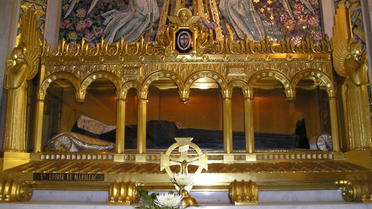Le reliquaire de Louise de Marillac dans la chapelle de la Médaille Miraculeuse à Paris