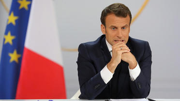 Retisser le lien avec les Français est l'un des immenses défis qui s'imposent au président. 