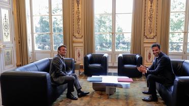 Emmanuel Macron avec Tony Estanguet, président du comité d'organisation des JO de Paris 2024.
