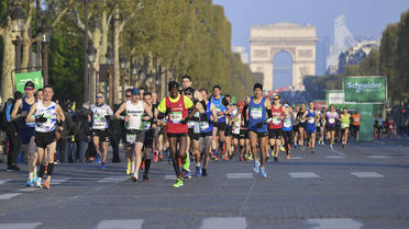 La course attire chaque année près de 50 000 participants dans les rues de la capitale.