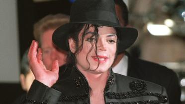 Après le scandale créé par le documentaire Leaving Netherland, qui relance les accusations de pédophilie contre Michael Jackson, certaines radios ont décidé de retirer le roi de la pop de leur programmation.