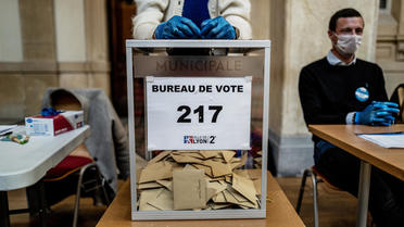 Le niveau de participation au premier tour des élections municipales, le 15 mars, n'aurait «pas contribué statistiquement» à la propagation du Covid-19. 