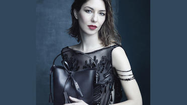 Sofia Coppola pose avec le sac NN14 de Louis Vuitton