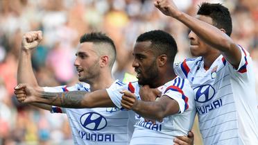 Les Lyonnais peuvent prendre provisoirement la tête de la Ligue 1 en cas de succès contre Bastia en match en retard de la 32e journée de Ligue 1.