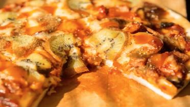 La fameuse pizza hawaïenne à l’ananas pourrait être détrônée par la pizza au... kiwi. 