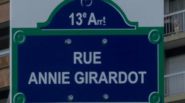 La rue Annie Girardot a été inaugurée en 2012, dans le 13e arrondissement de Paris.