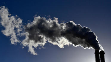 L'industrie est l'une des principales sources de pollution de l'air en Europe, avec le transport routier, l'agriculture et la production d'énergie. 