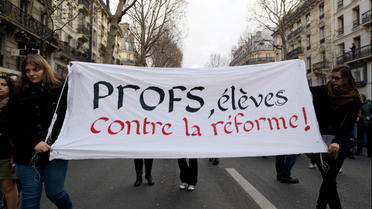 Une manifestation d'enseignants et d'élèves contre les réformes du gouvernement, le 11 décembre 2018, à Paris. 
