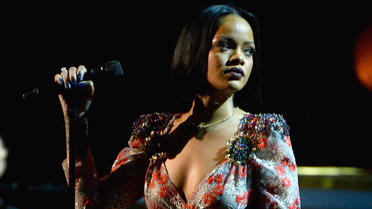 Voix fatiguée, bronchite, problème d'organisation ou burn-out, Rihanna annule ses shows à la pelle