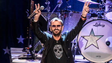 Ringo Starr a vendu le premier disque pressé du White album et sa batterie mythique