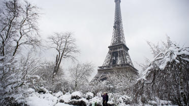 La tour Eiffel sous la neige, le 7 février 2018.