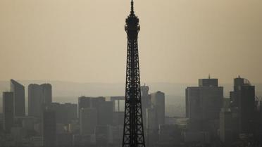 Un morceau de la Tour Eiffel vendu 220.000 euros