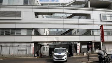 L'entrée des urgences de l'hôpital Georges Pompidou (15e), à Paris.