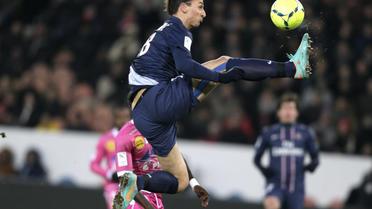 Le Suédois du PSG Zlatan Ibrahimovic au cours du match face à Evian-Thonon en Ligue 1, le 8 décembre 2012 à Paris.