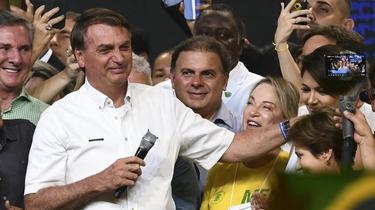 Jair Bolsonaro, dont le bilane est déjà largement critique,  n'a que 22% d'opinions favorables.