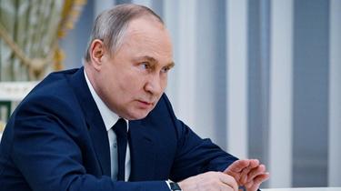 ¿Debe Vladimir Putin someterse a una cirugía de cáncer?[Vladimir ASTAPKOVICH / SPUTNIK / AFP]