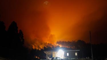 Sur les 204 feux actifs dans le centre du Chili, 56 sont hors de contrôle.
