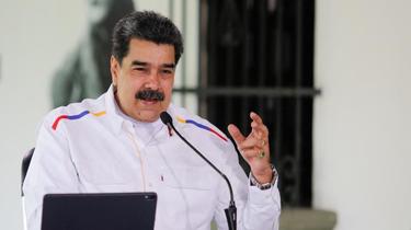 Nicolas Maduro cherche à obtenir des vaccins tout en contournant les sanctions internationales sur son secteur pétrolier.